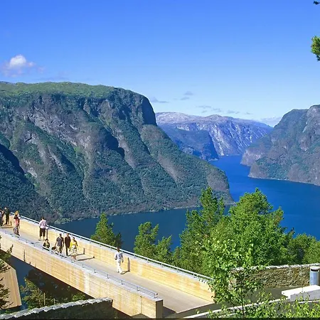 Heimly Flåm